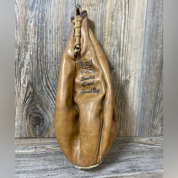 Speed Punching Bag by HUTCH P 600- Made in the USA - 15" tall RARE